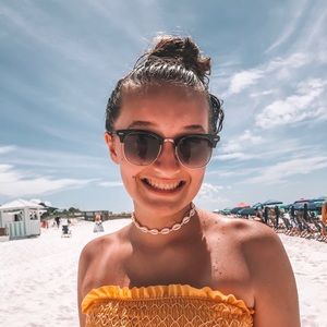 Meet your Posher, Ella